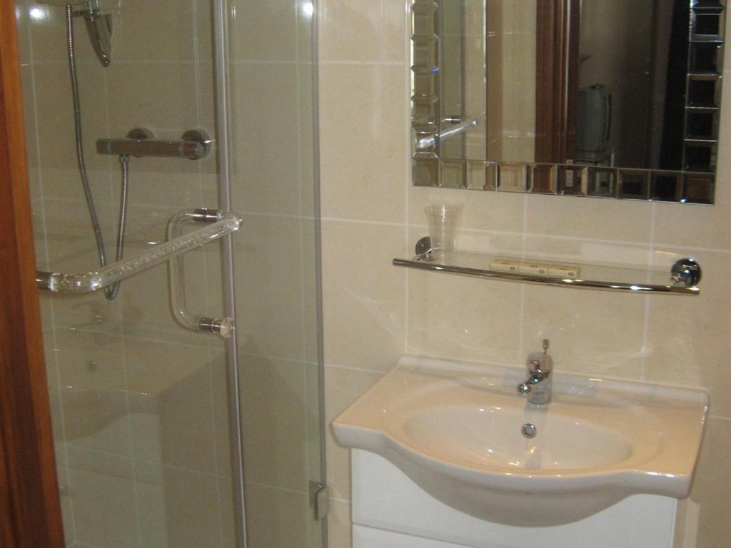 Tanes Hotel Кардифф Номер фото